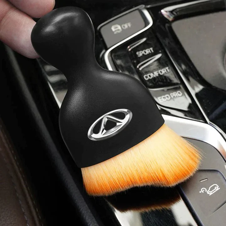 car-interior-dust-sweeping-soft-brush-152331_720x720