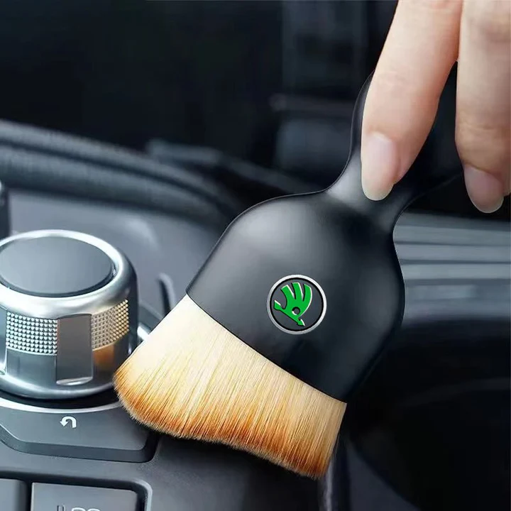 car-interior-dust-sweeping-soft-brush-377476_720x720